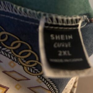 SHEIN Curve 2XL Scarf with Chain and Diamond Design